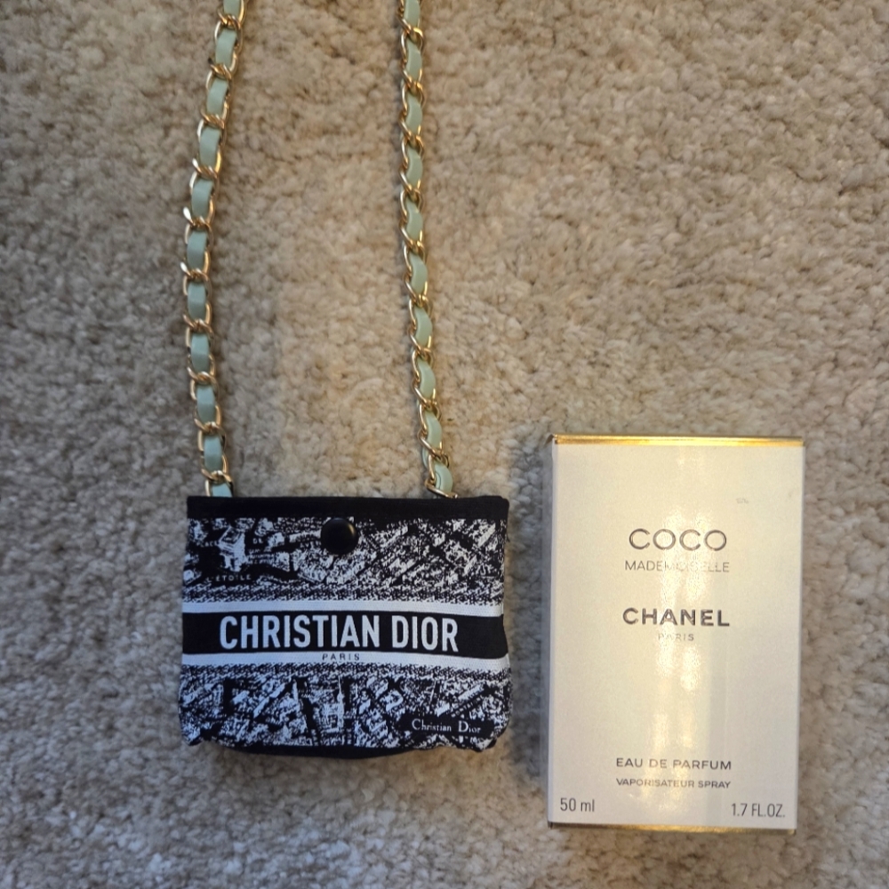 Dior Monochrome Mini Bag with Chain - Picture 3 of 10